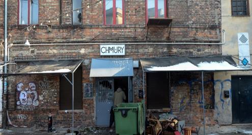 مشجعو ليجيا وارسو يدمرون مقرا لجماهير آياكس 